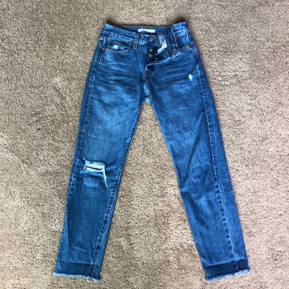 Levi Wedgie Ripped Jeans
